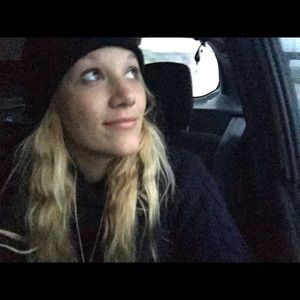 Meet your Posher, Anne-claire